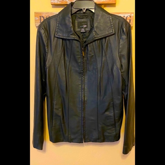 East 5th Jackets & Blazers - Vintage Black Leather Jacket. Size Large